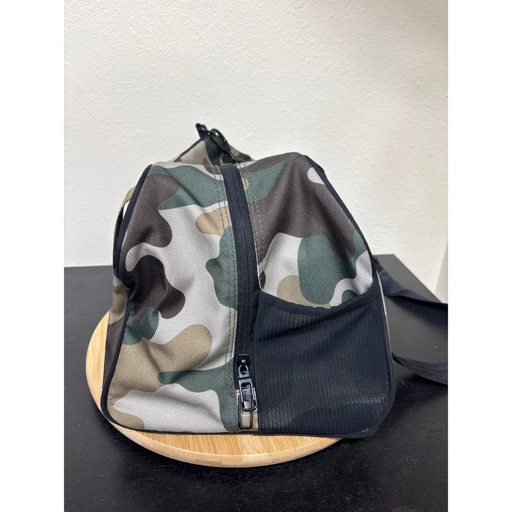 Vooray Burner Gym Camo Bag‎ Duffel Carry On Travel Weekender Sports Bag